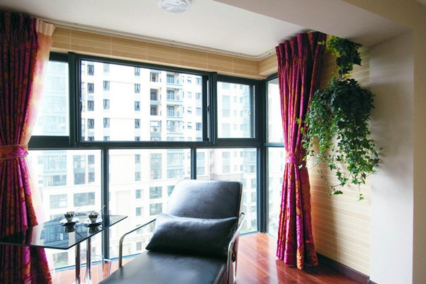 阳台窗帘装几层?阳台用什么窗帘好?