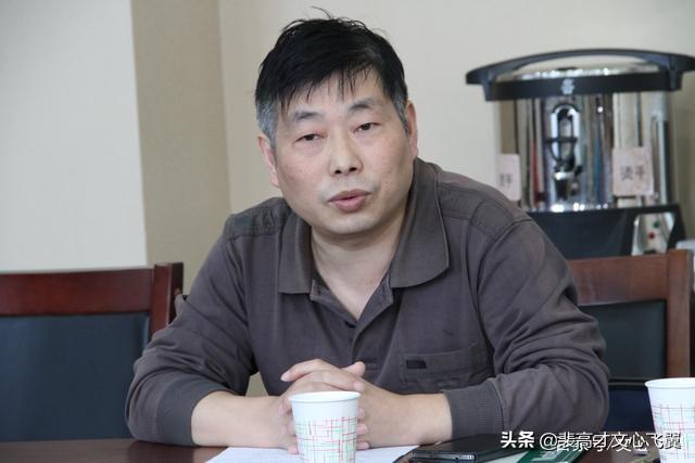 梅珍生（中）研究员全票当选湖北省周易学会第二任会长